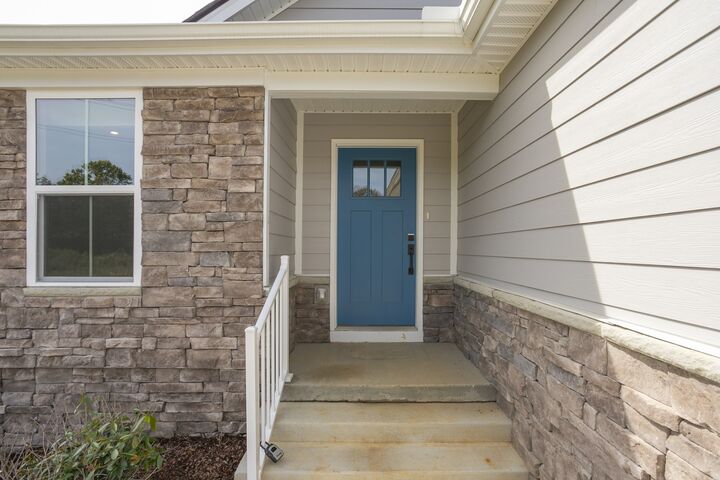 Property Photo:  711 Cottage Dr  TN 38401 