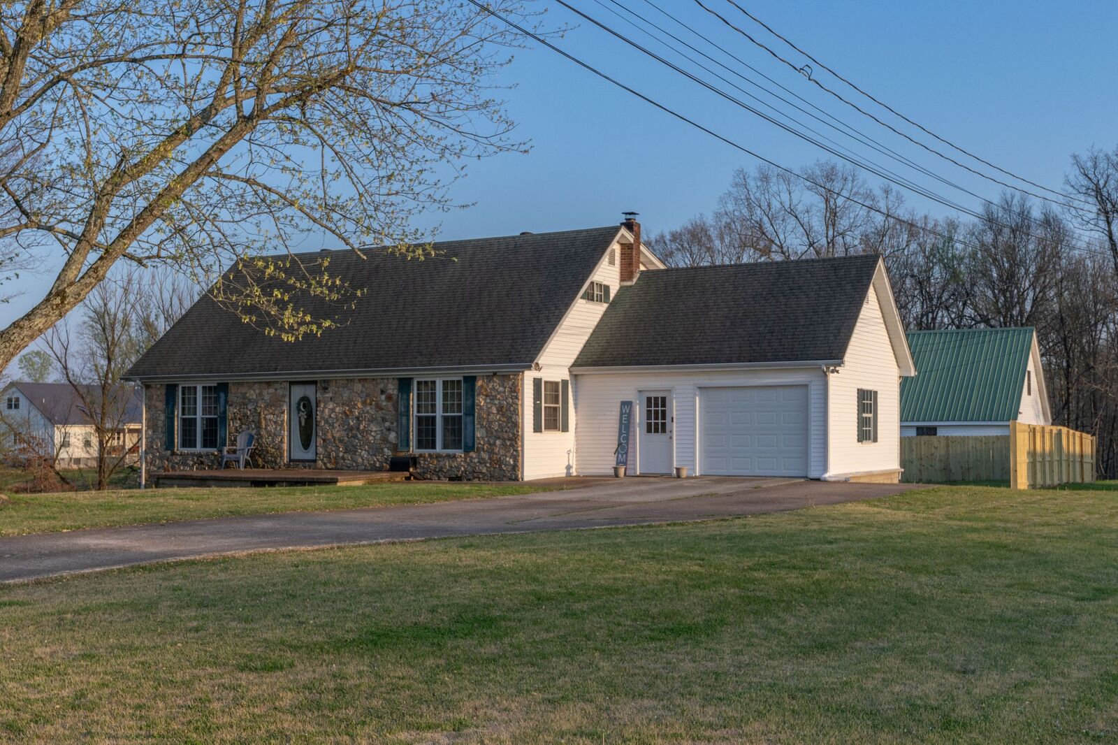 Property Photo:  103 Daniel Cir  TN 38450 