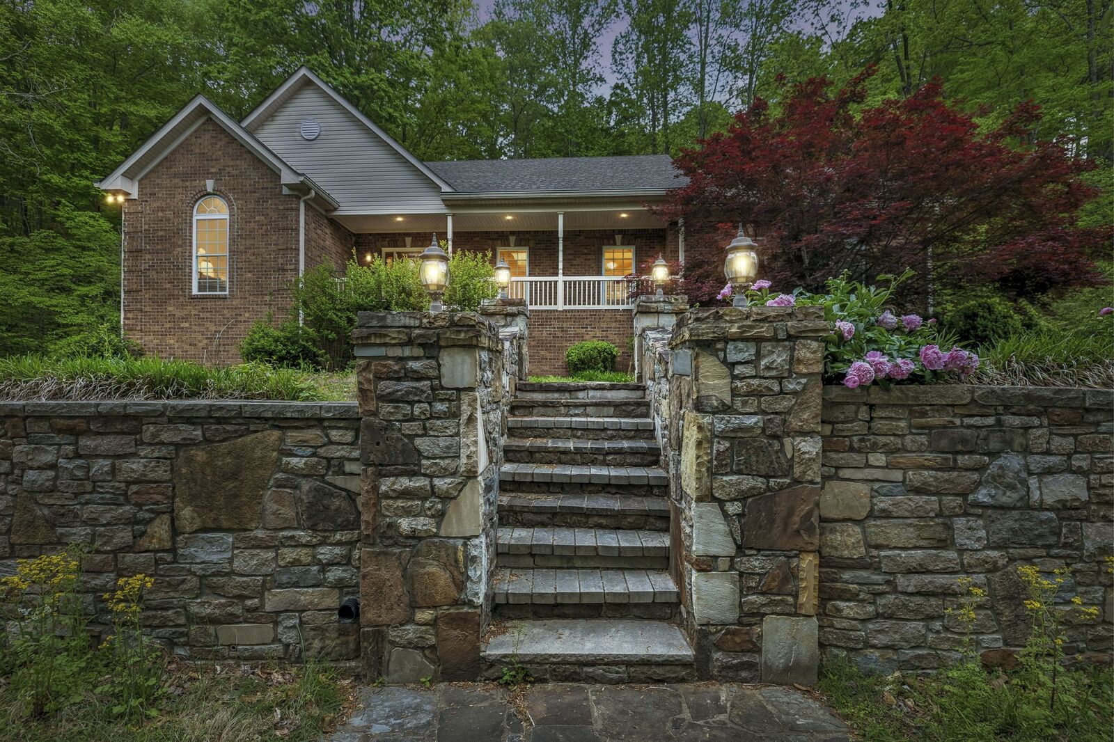 Property Photo: 8238 Charlotte Pike TN 37221