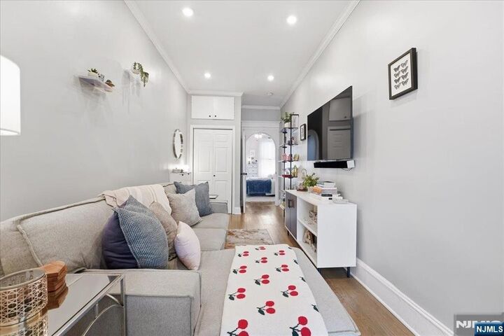 Property Photo:  63 Madison Street 6  NJ 07030 