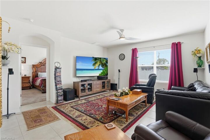 Property Photo:  2505 NW 20th Pl  FL 33993 
