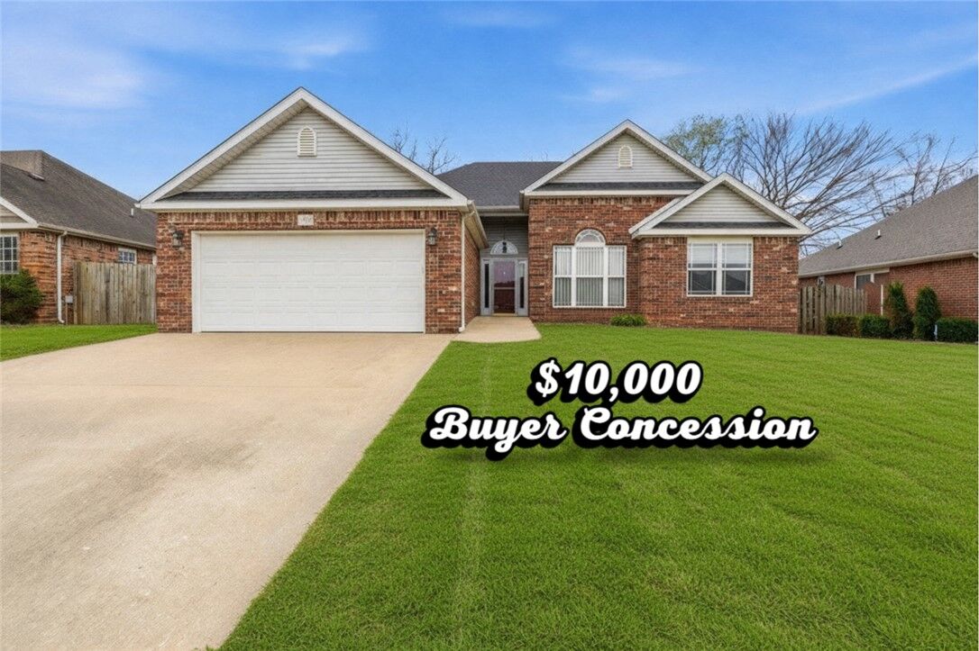 Property Photo:  801 Walker Street  AR 72719 