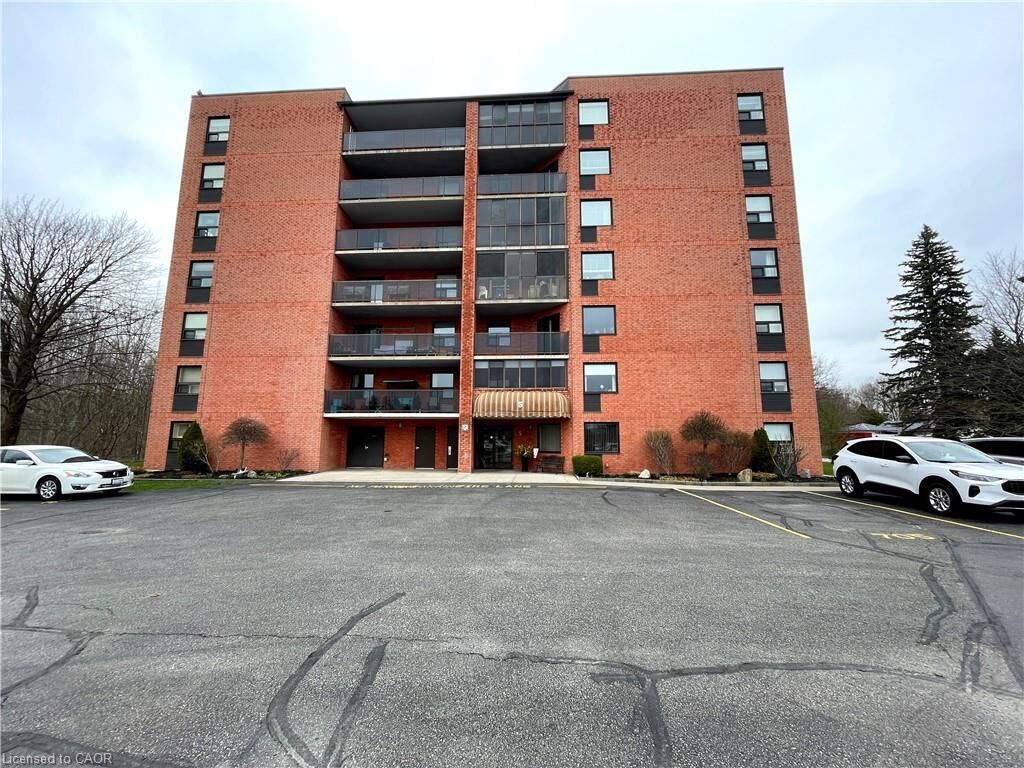 Property Photo: 5 Mill Pond Court 606 ON N3Y 5J6