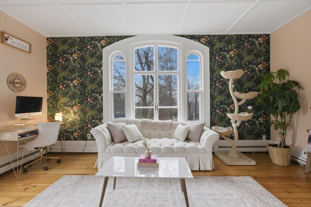 Property Photo:  4 Mount Vernon St 3  MA 01830 