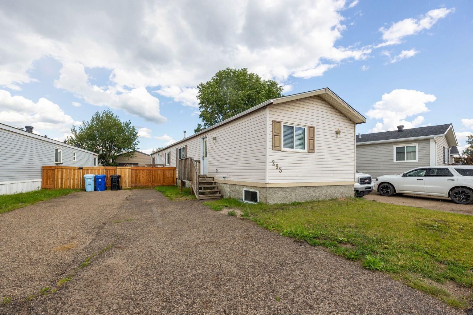 Photo de la propriété:  293 Grenfell Crescent  AB T9H 2M8 