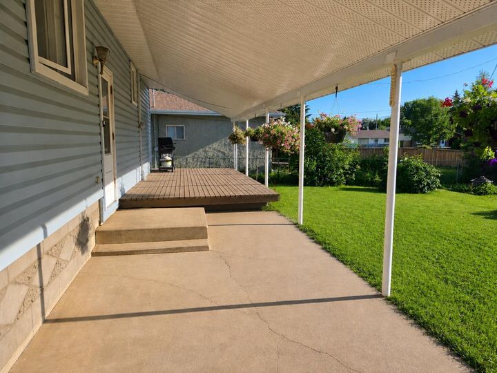 Property Photo: 5804 48th Street AB T0G 1E0