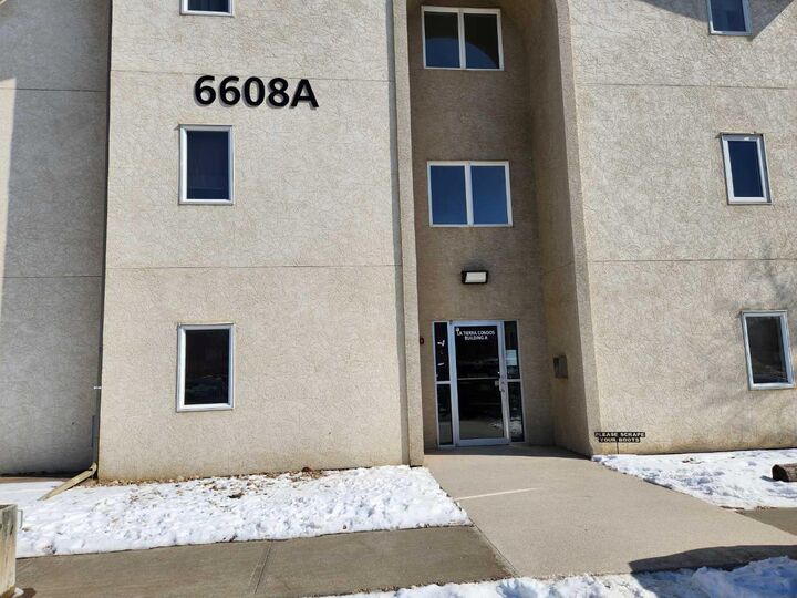 Property Photo: 6608 42 102A AB T9V 3L1