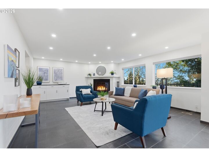 Property Photo:  1 Hidalgo St  OR 97035 