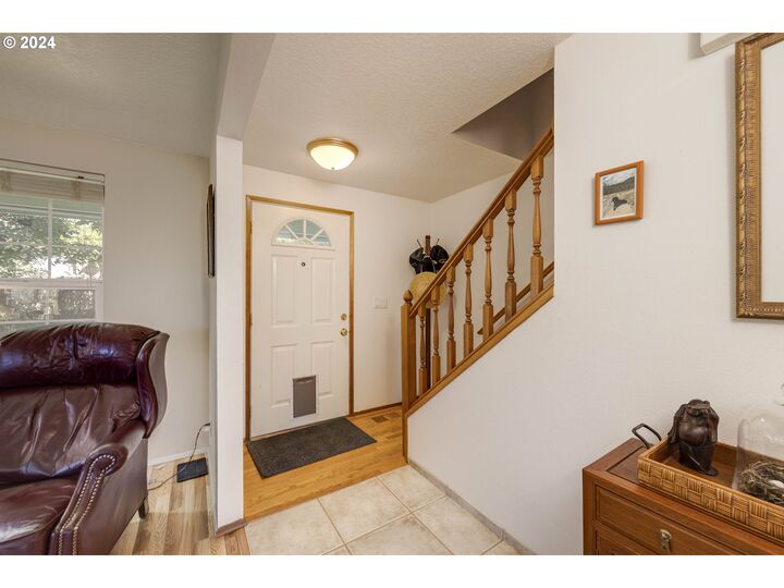 Property Photo:  515 SE Palmer Ln  OR 97114 