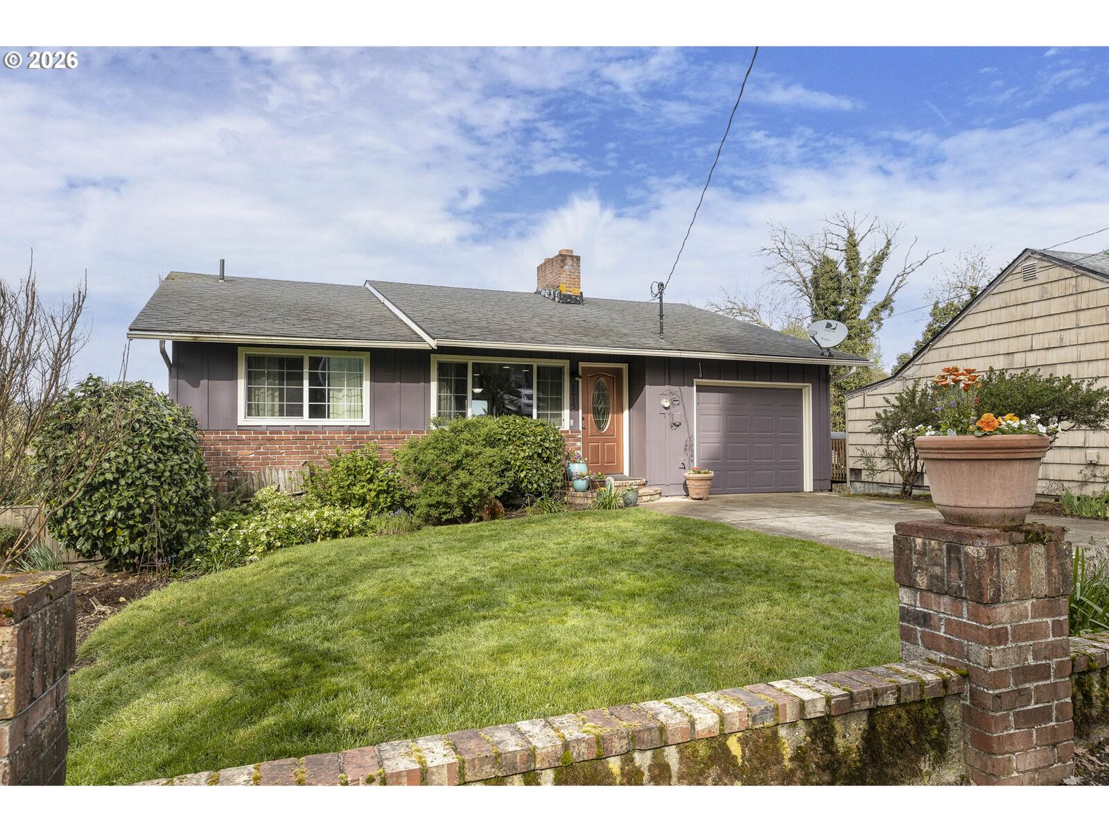 Property Photo: 8815 SE 28th Ave OR 97222