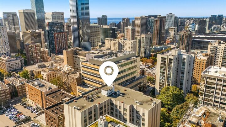 Property Photo:  1105  Spring St 211  WA 98104 