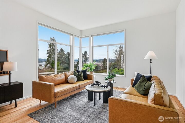 Property Photo:  5208 S Willow Street  WA 98118 