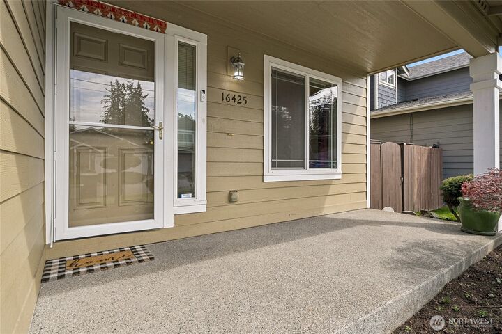 Property Photo: 16425 39th Avenue E WA 98446