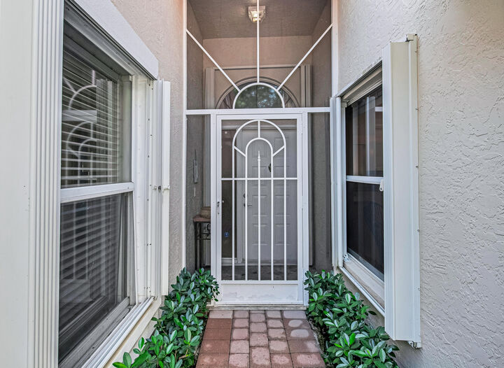 Property Photo:  7690 Majestic Palm Drive  FL 33437 