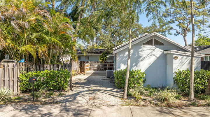 Property Photo:  232 SW 12th Avenue  FL 33315 