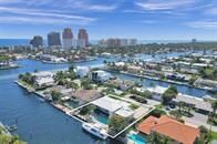 Property Photo:  2875 NE 25th Court  FL 33305 