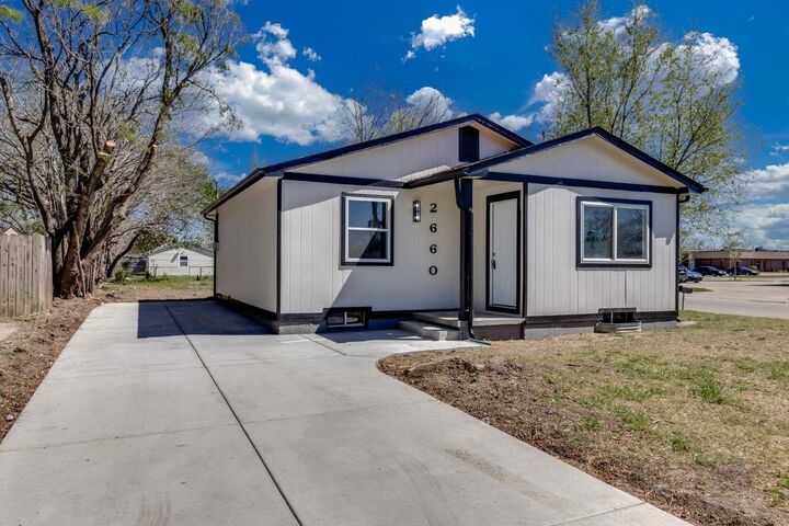 Property Photo:  2660 W Esthner Ave  KS 67213 