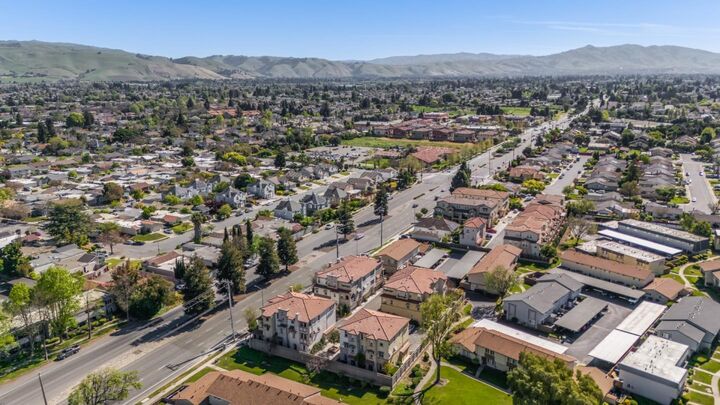 Property Photo: 4023 Clydesdale Common CA 94555