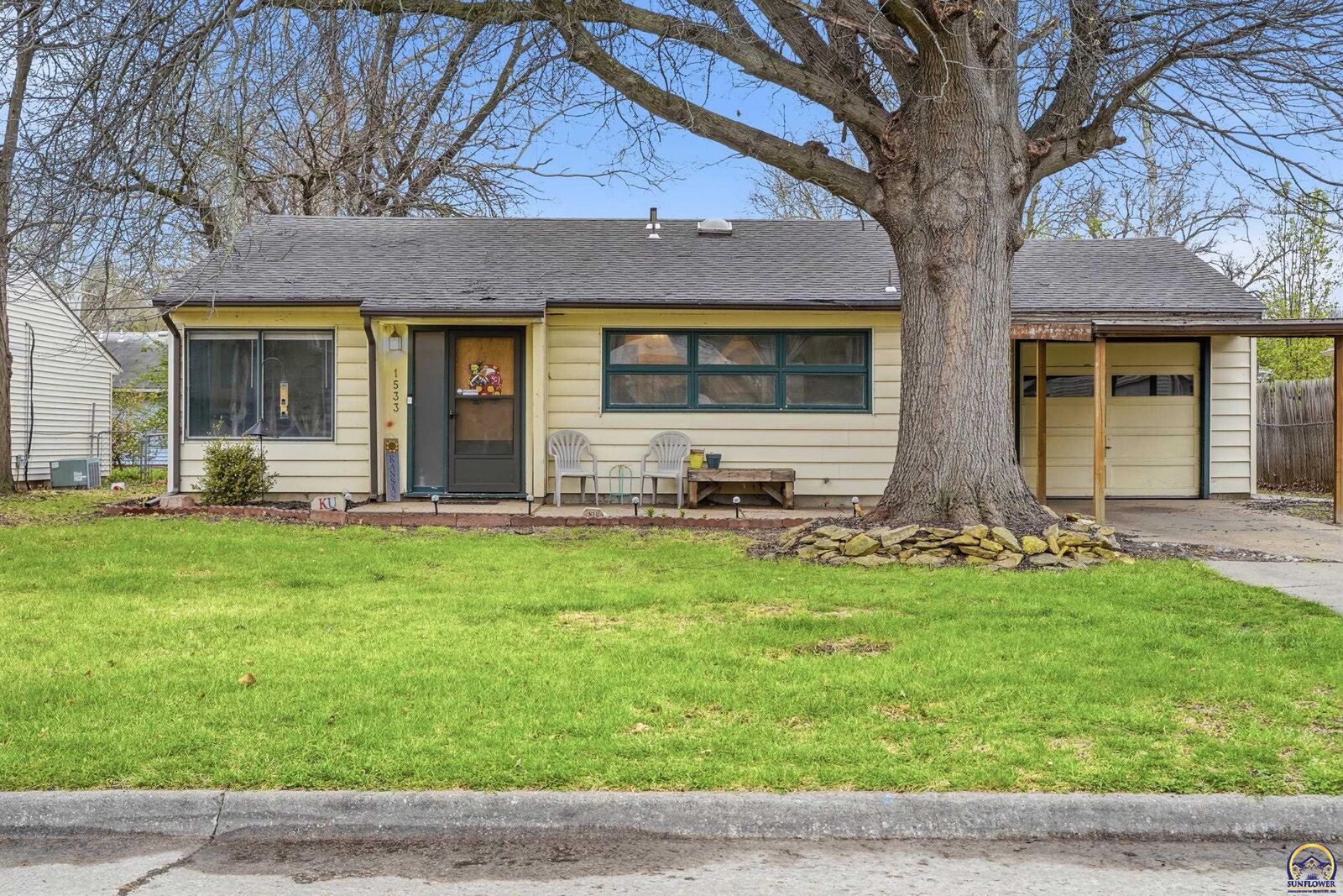 Property Photo:  1533 SW 23rd Pk  KS 66611 