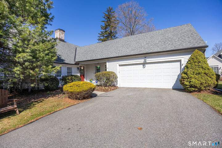 Property Photo:  25 Stonegate Circle  CT 06410 