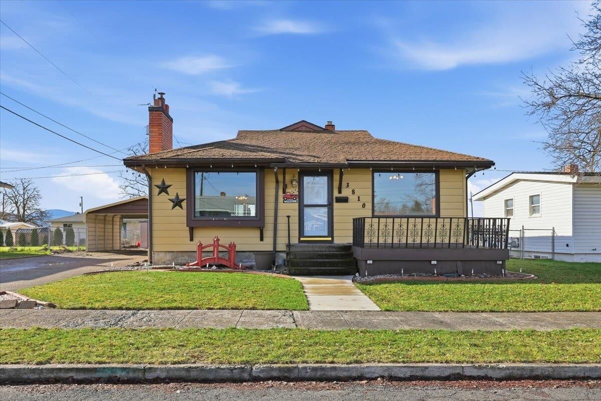 Property Photo:  3810 E Montgomery Ave  WA 99217 