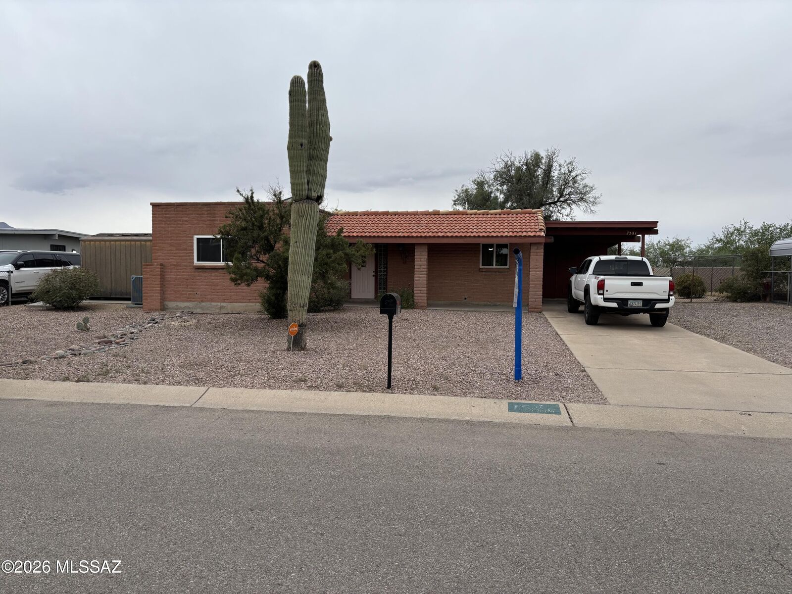 Property Photo:  7521 N Placita De Teresa  AZ 85741 