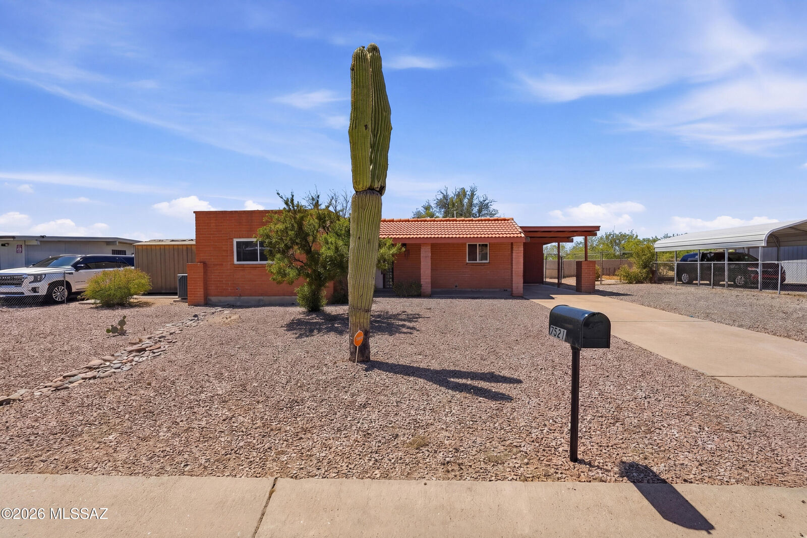 Property Photo:  7521 N Placita De Teresa  AZ 85741 