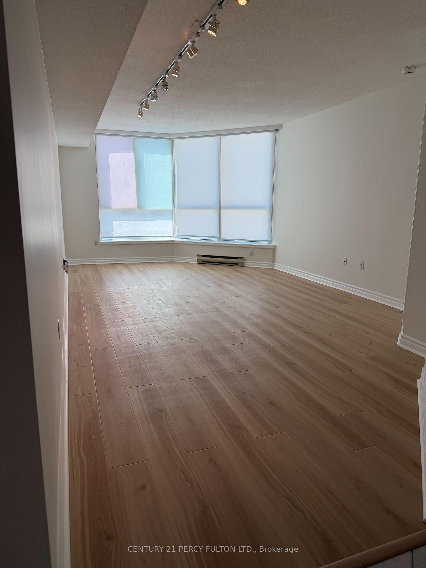 Property Photo:  38 Elm Street 415  ON M5G 2K5 