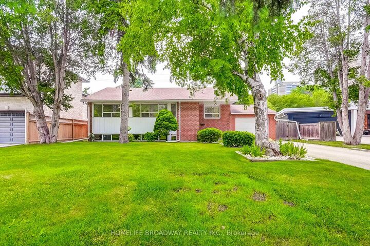 45 Hurlingham Crescent — photo 1