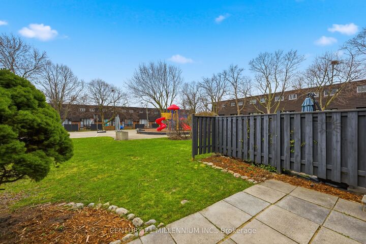 Photo de la propriété:  107 Darras Court  ON L6T 1W7 