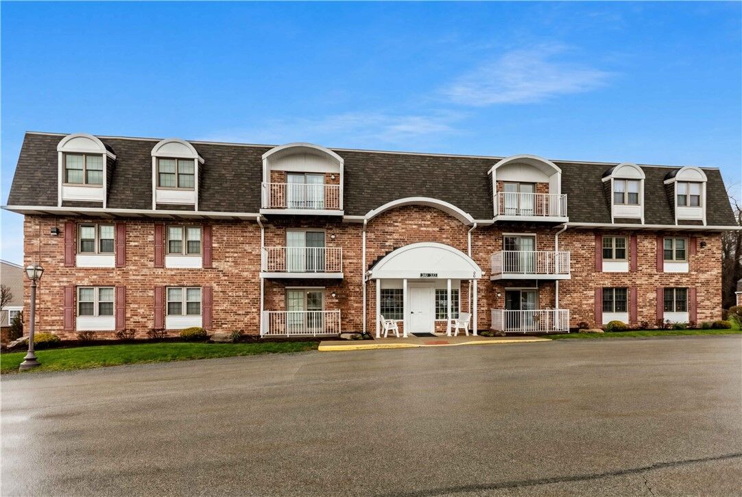 Property Photo:  503 Clubhouse Dr  PA 15301 