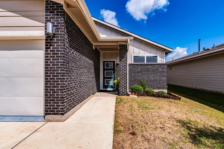 Property Photo: 125 Cupreata Lane TX 78641