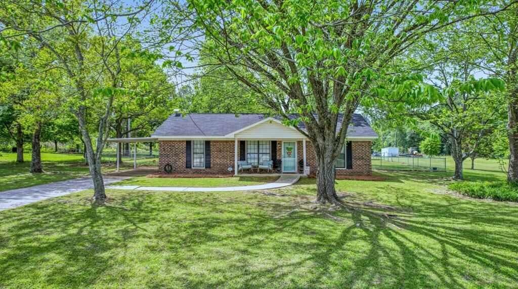 Property Photo: 223 Lumpkin Road W GA 31763