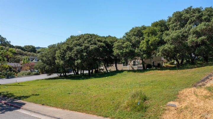 Property Photo: 156 Grant Court CA 94952