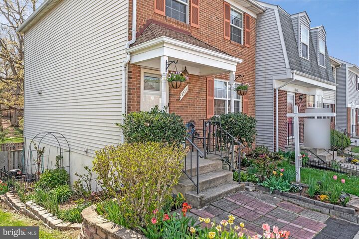 Property Photo:  8453 McKenzie Circle  VA 20110 