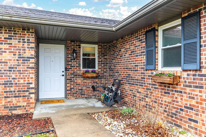 Property Photo:  1401 Hickam Dr  MO 65202 