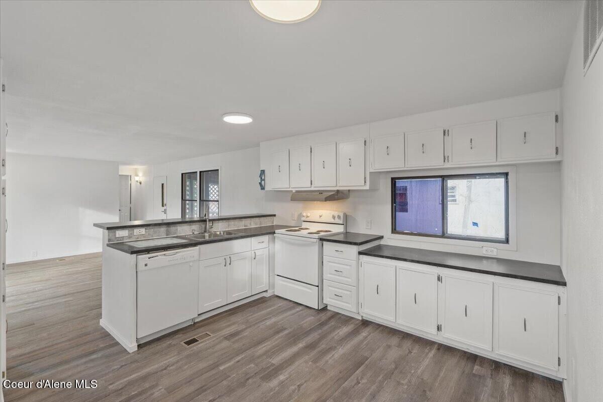 Property Photo: 1356 N Highway 41 #6 ID 83854