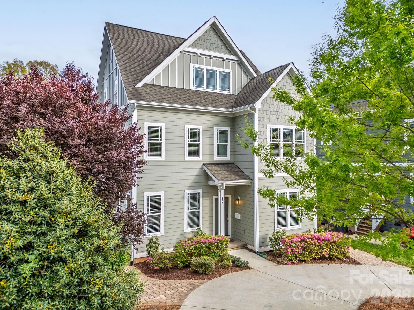 Property Photo:  609 Welker Street  NC 28204 