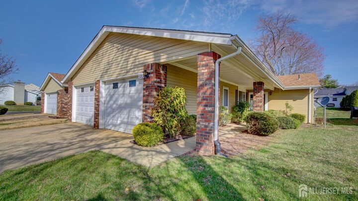 Property Photo:  370-B Duranta Plaza  NJ 08831 