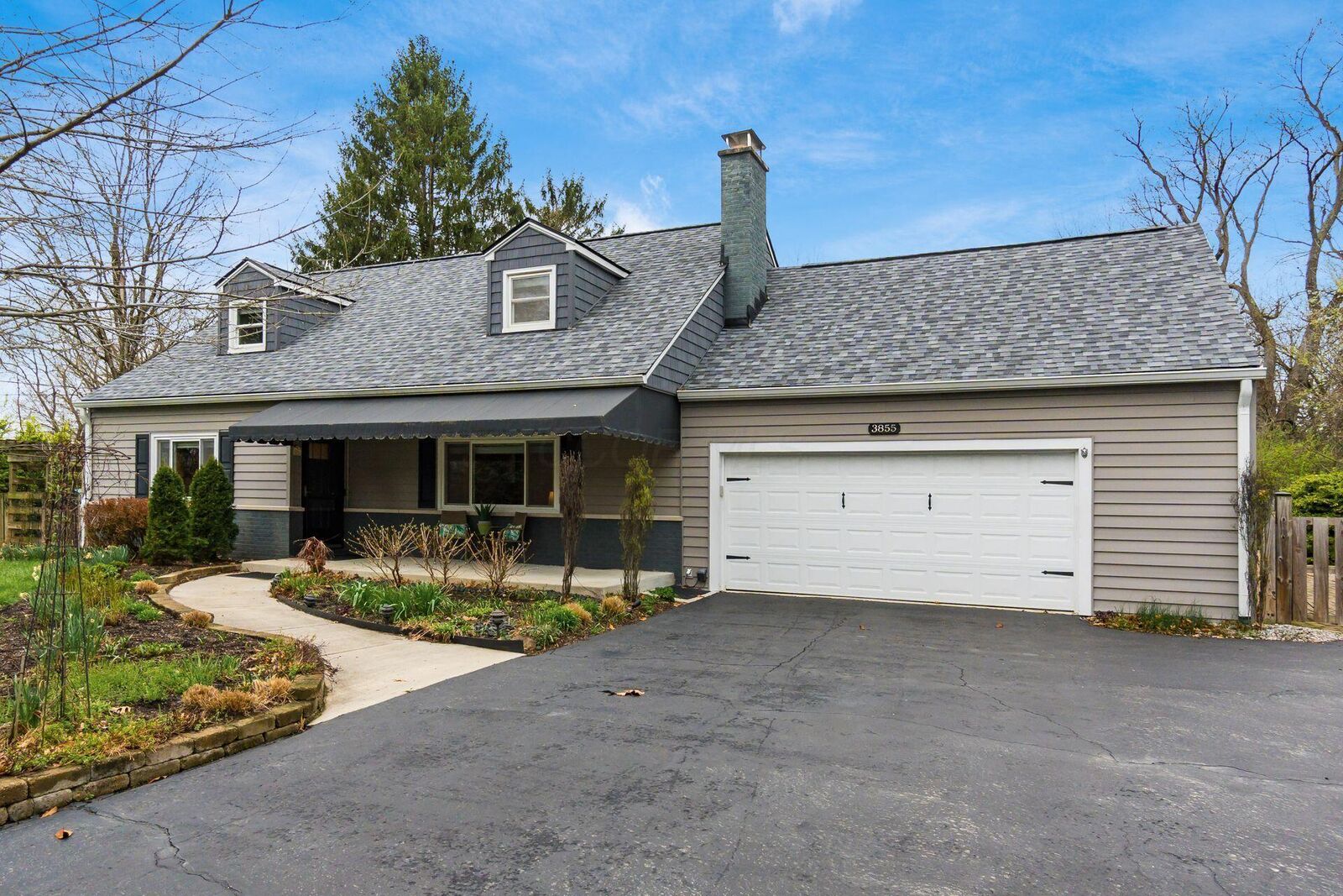 Property Photo:  3855 Pegg Avenue  OH 43214 