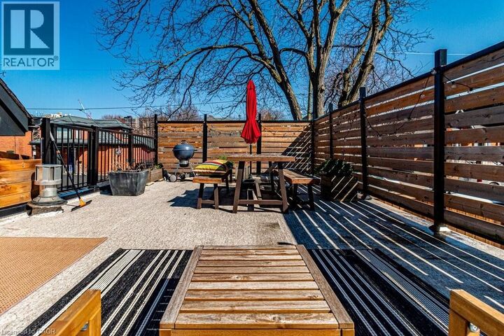 Photo de la propriété:  14 Reginald Street  ON L8P 3X9 