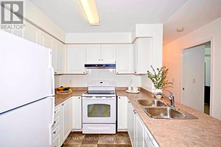 Property Photo:  5508 Yonge Street 307  ON M2N 7L2 