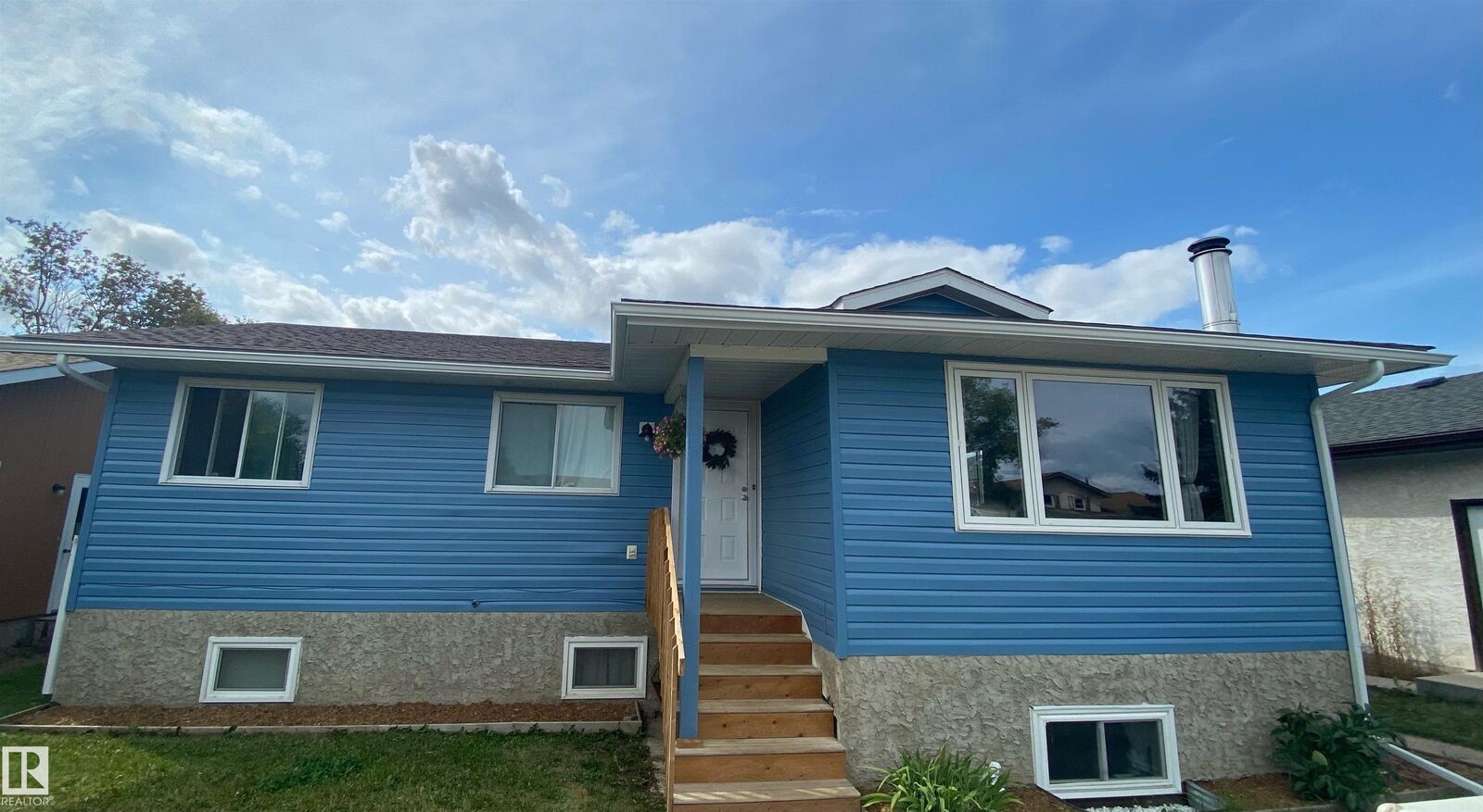 Property Photo: 5030 40 Street AB T9M 2A7
