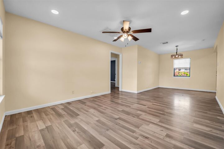 Property Photo: 2915 Robertson Street TX 77009
