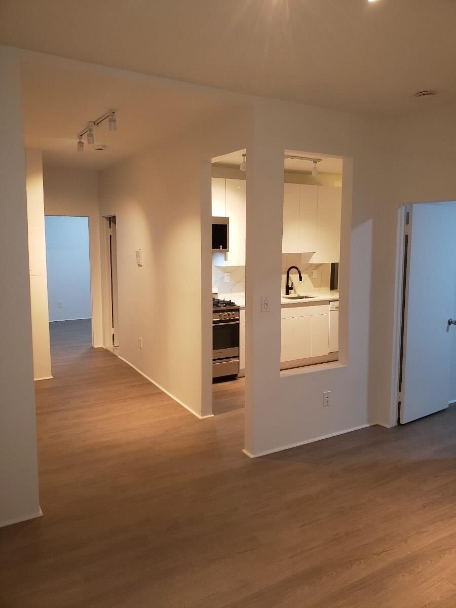 Property Photo:  135 Van Wagenen Ave 4B  NJ 07306 