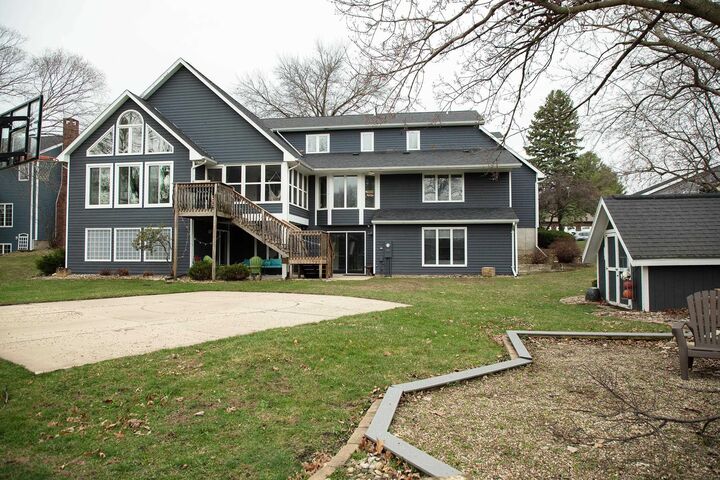 Property Photo:  1306 Grandview Avenue  IA 50677 