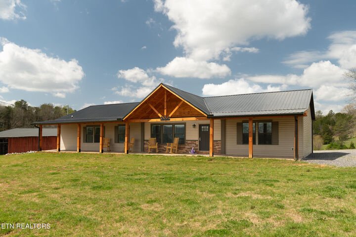 Property Photo: 877 Eslinger Rd TN 37820