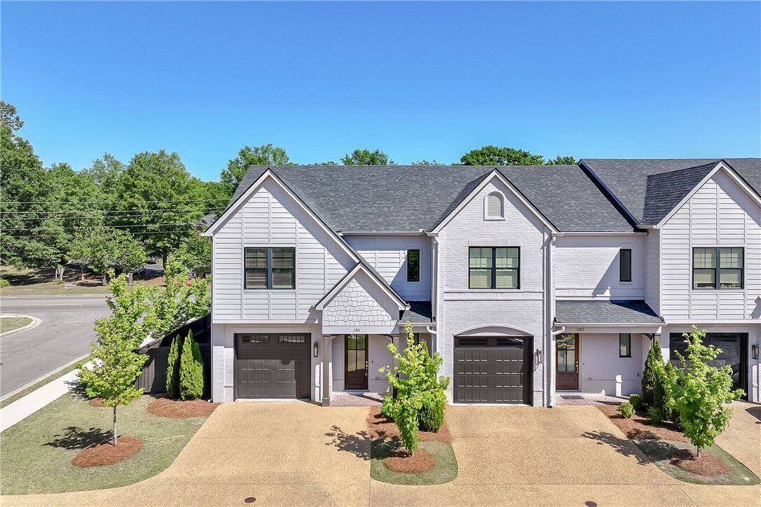 Property Photo: 1301 Parker Place AL 36832