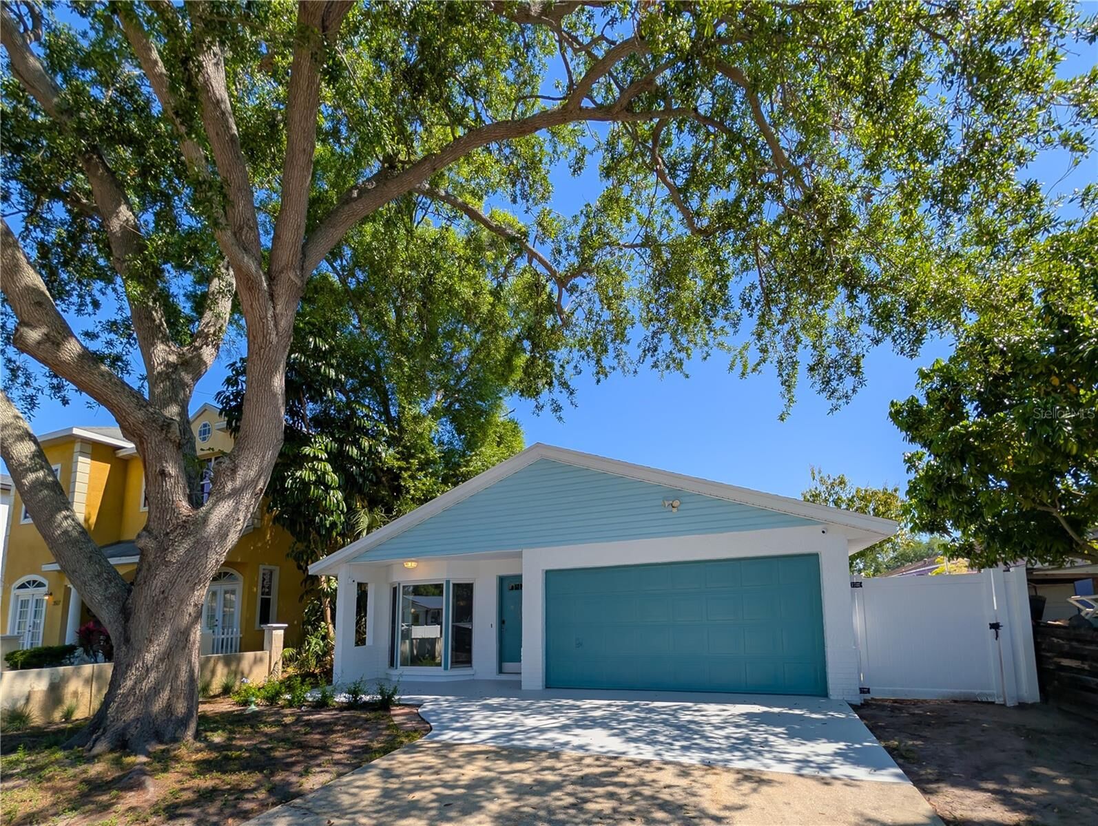 Property Photo: 3513 Haines Road N FL 33704