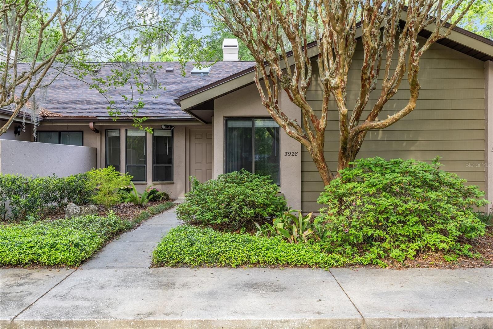 Property Photo: 3928 NW 23rd Circle FL 32605
